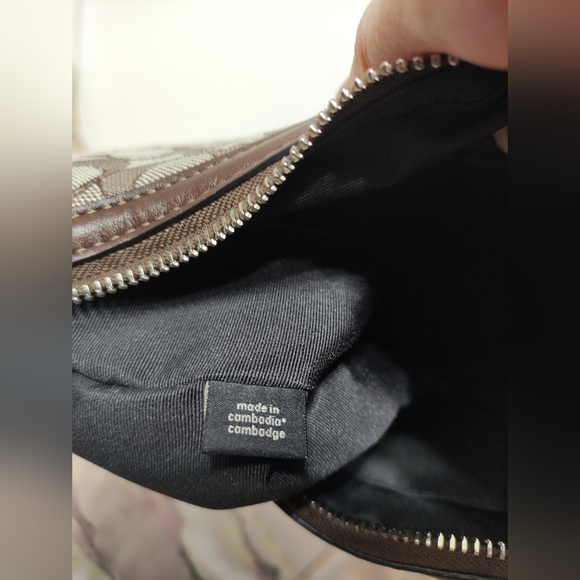 Coach CV001 Carmen Shoulder Bag  In Signature Jacquard - Picture 10 of 13